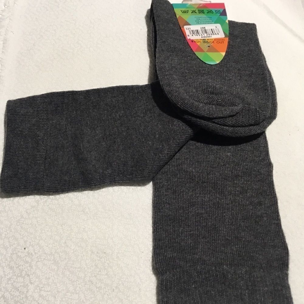 SALE. BUT 5/$10 and save. NWT Girls Knee Socks Size 6 Grey - Picture 4 of 5